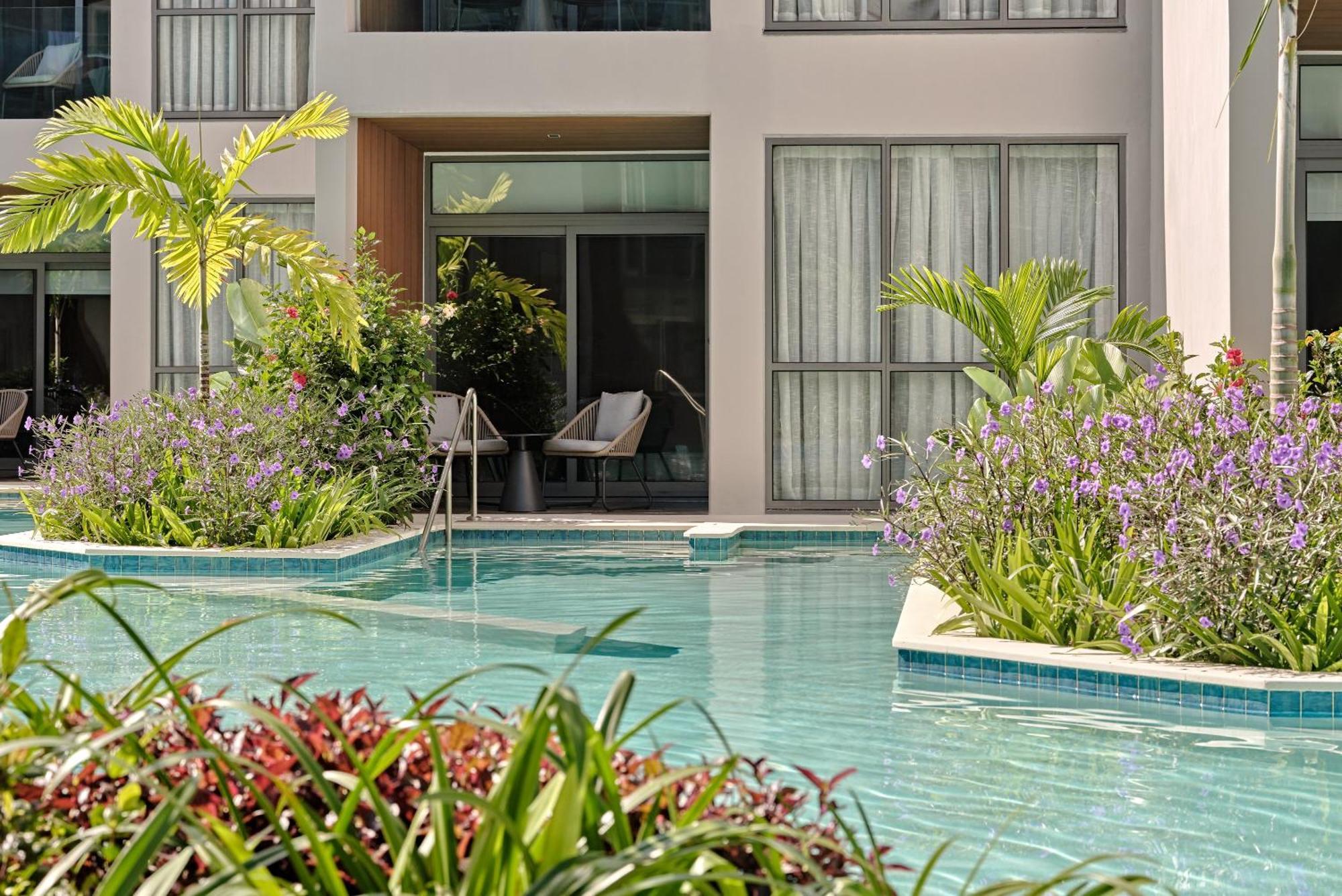 Crowne Plaza Fiji Nadi Bay Resort & Spa, An Ihg Hotel Exteriör bild
