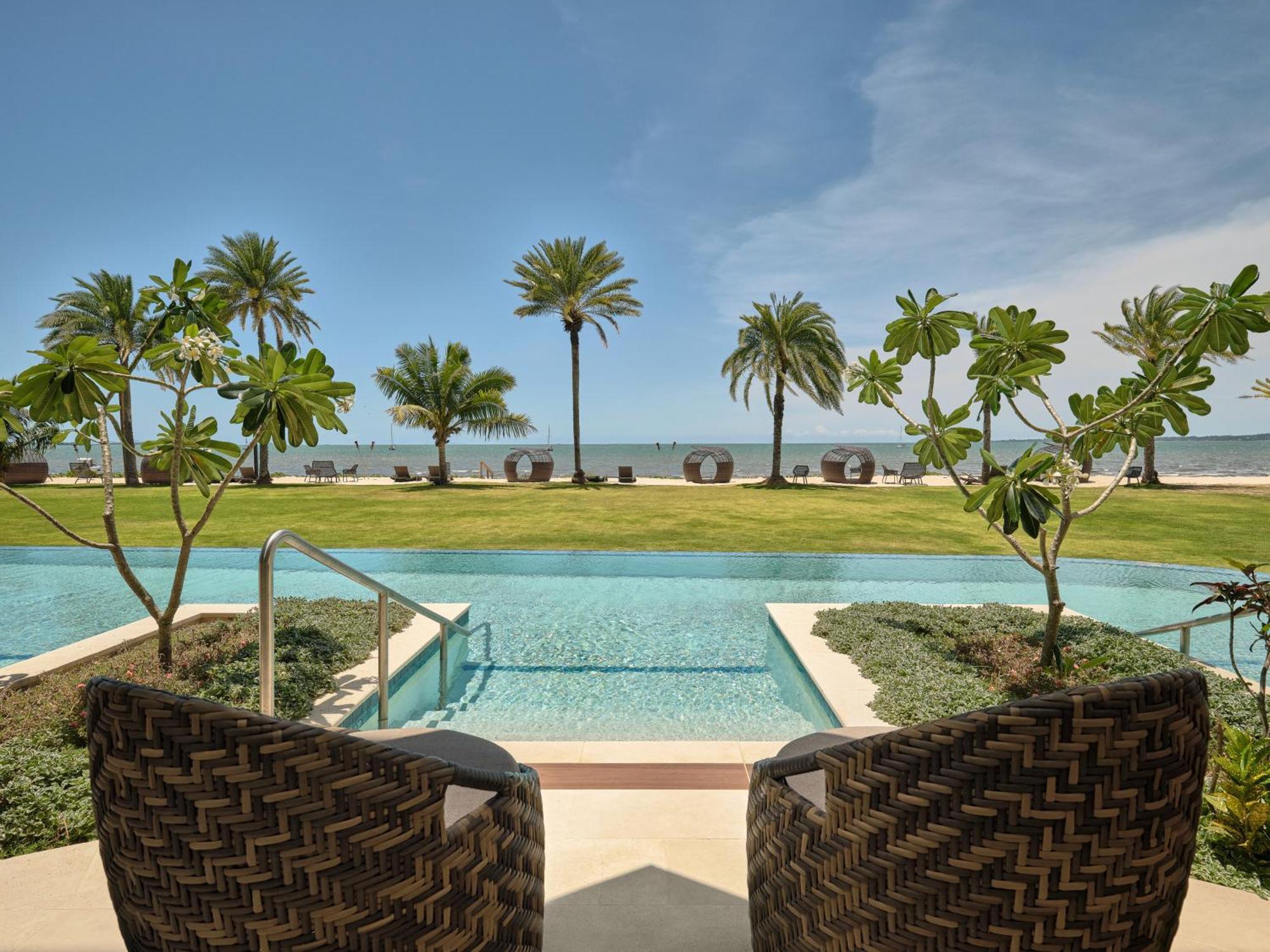 Crowne Plaza Fiji Nadi Bay Resort & Spa, An Ihg Hotel Exteriör bild