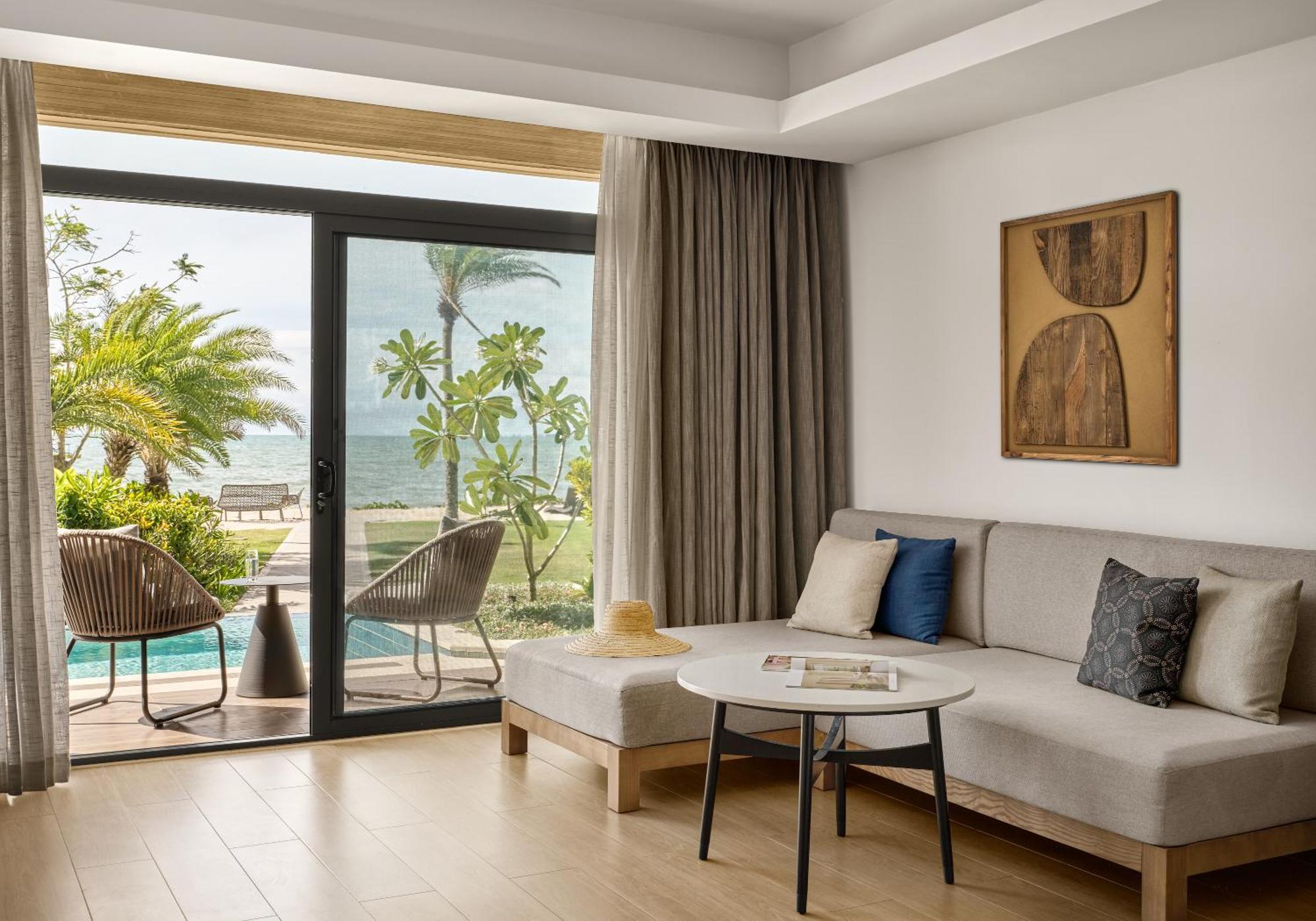 Crowne Plaza Fiji Nadi Bay Resort & Spa, An Ihg Hotel Exteriör bild