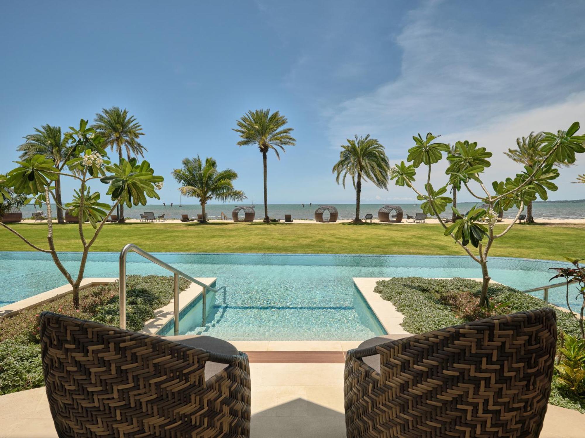 Crowne Plaza Fiji Nadi Bay Resort & Spa, An Ihg Hotel Exteriör bild